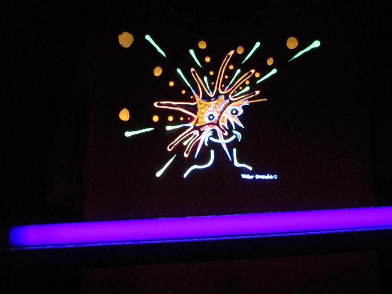 blacl light art
